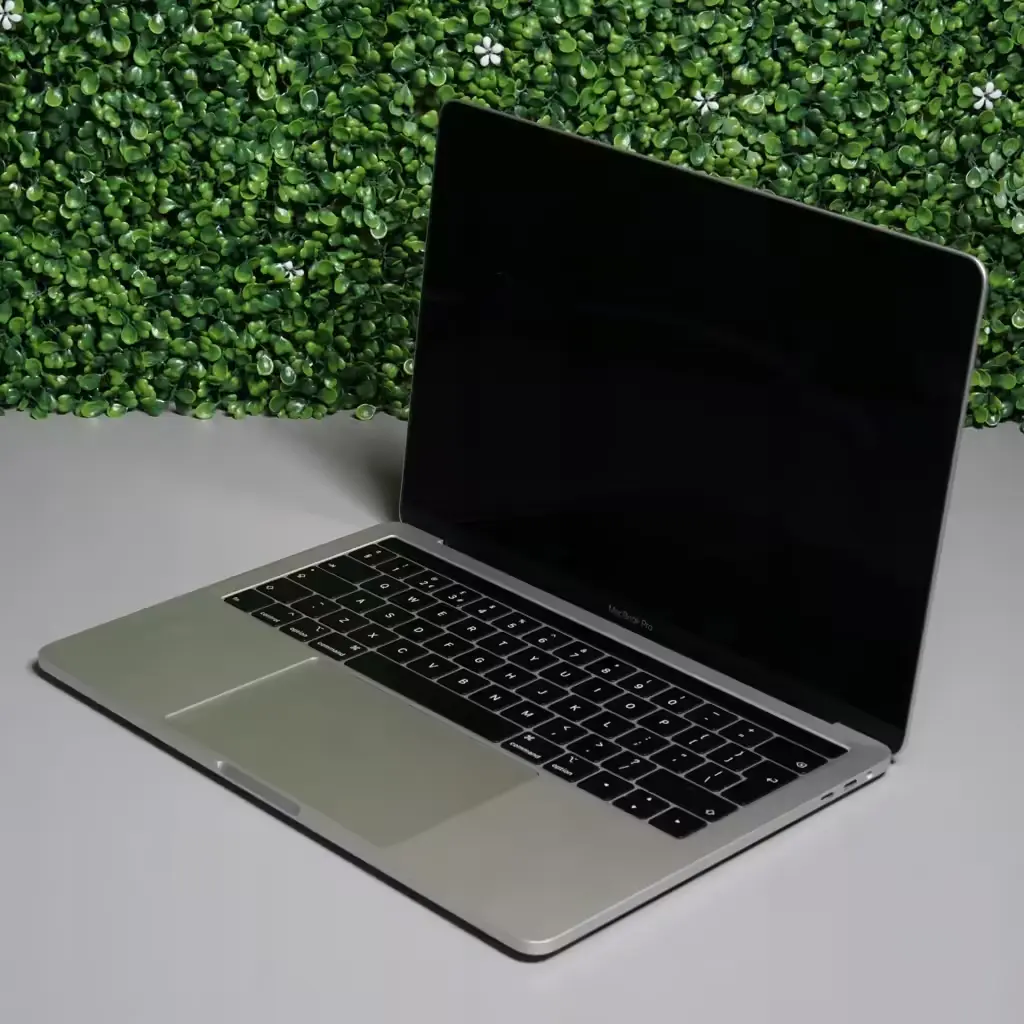 MacBook Pro A1989 ma świetną obudowę